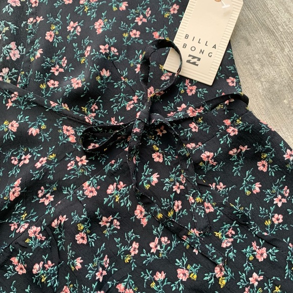 π₯π₯BILLABONG - BLOOM WRAP DRESSπ₯π₯ - Picture 8 of 10